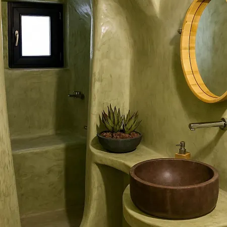 Selora Cave * Pyrgos Kallistis